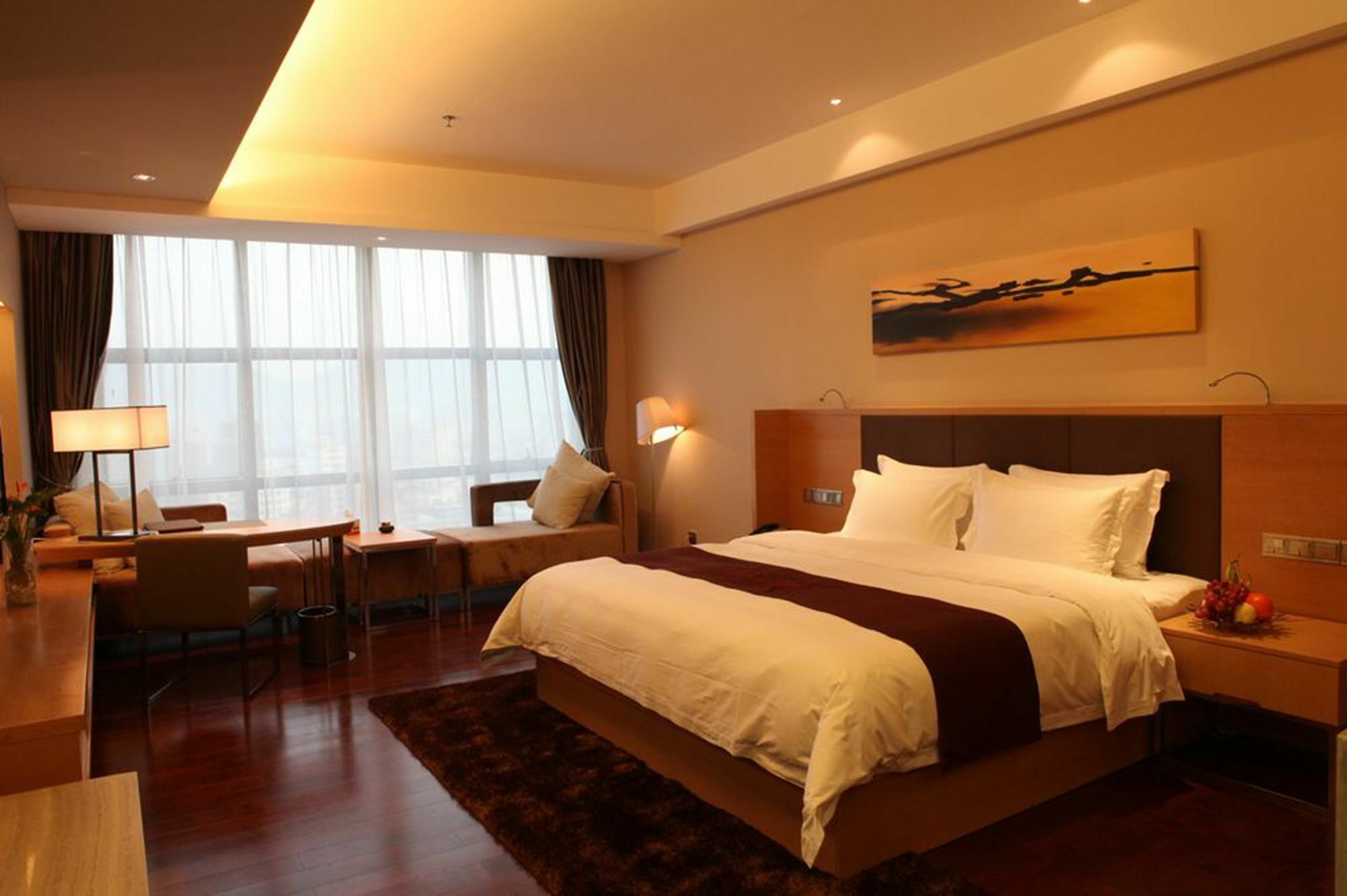 Отель Shenzhen Ramada Plaza, North Railway Station Экстерьер фото