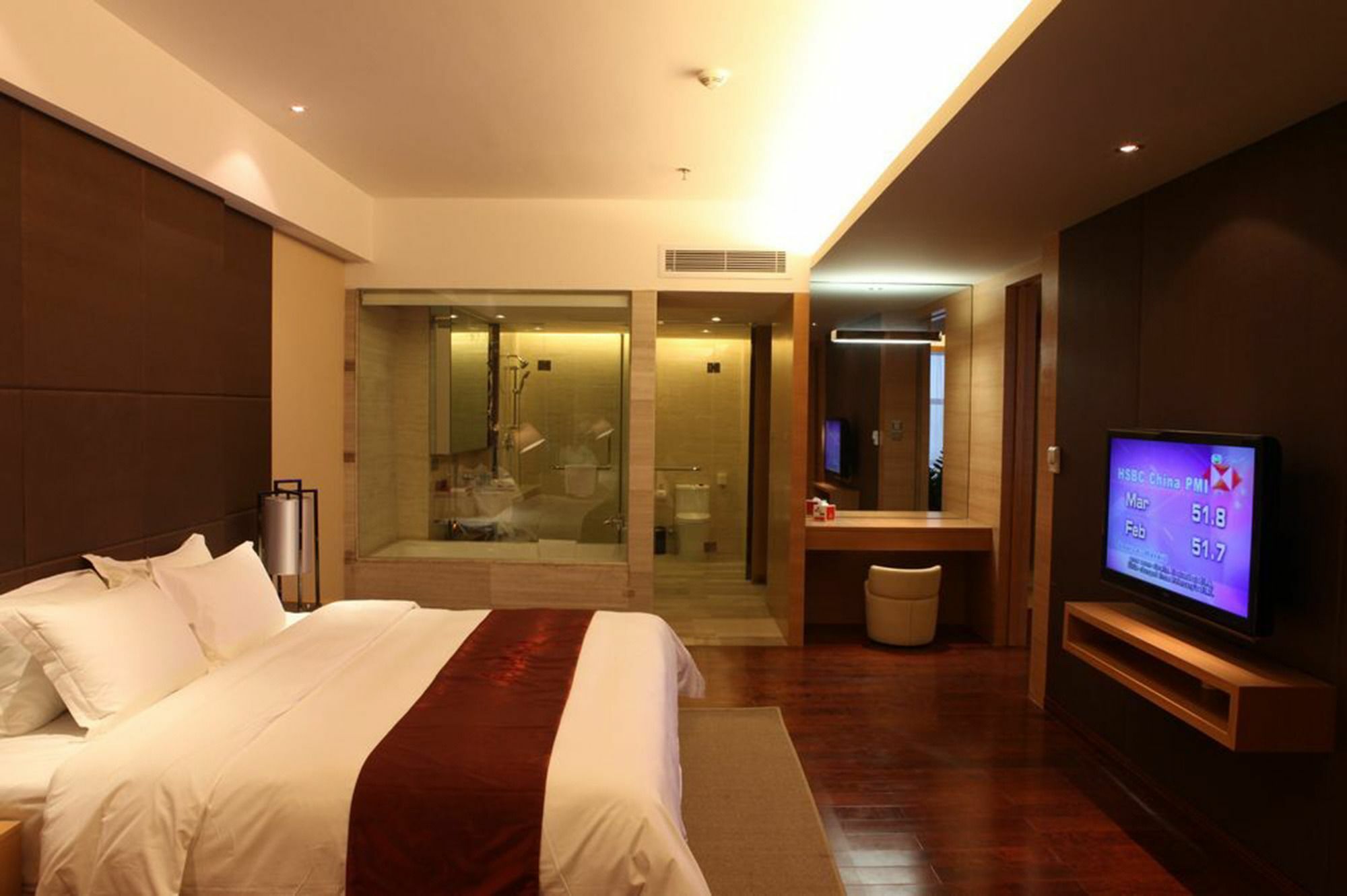 Отель Shenzhen Ramada Plaza, North Railway Station Экстерьер фото